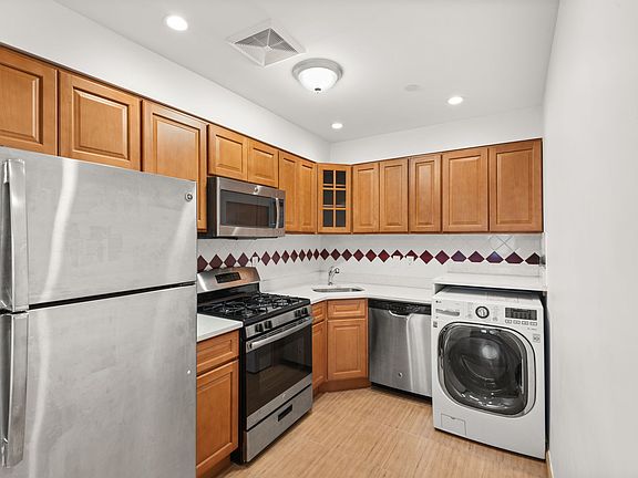 4th image of 168 Bowery #4