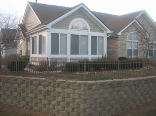 62 Edinburgh Village Dr, Centerville, OH 45458