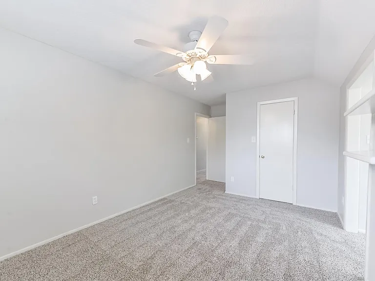 16606 Burlcreek — Photo 34