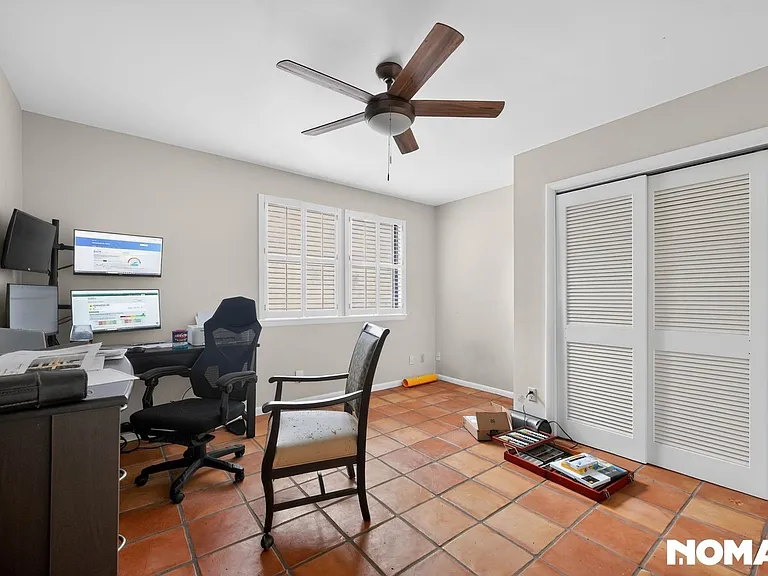 5314 Oak Bay Dr E — Photo 17