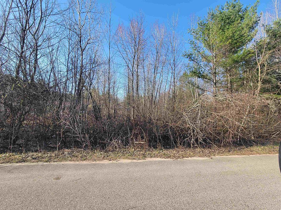 1st image of E Maple St
