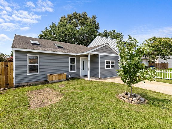 2nd image of 1465 Woodbridge Trl