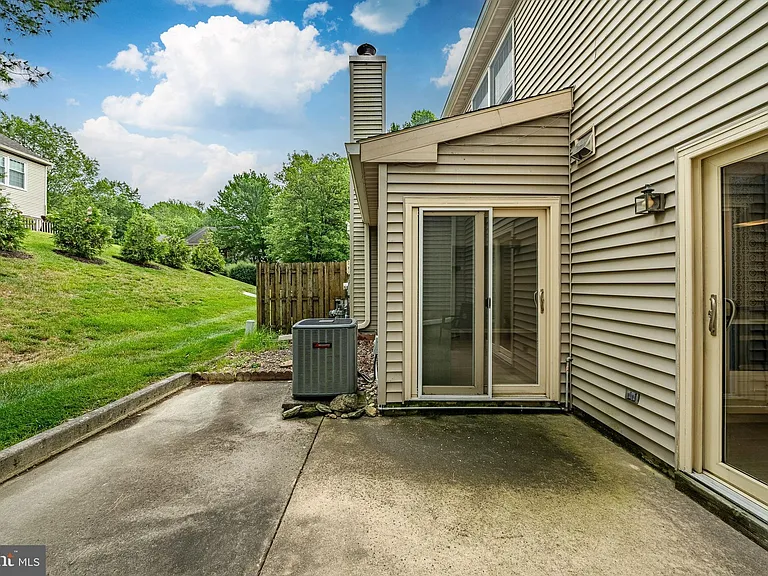 9 Oak Leaf Ln — Photo 31