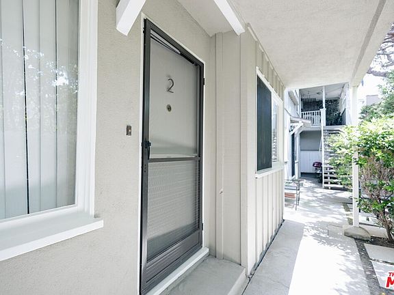 3rd image of 2820 Arizona Ave APT 2