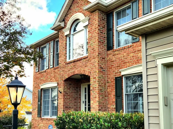 13522 Halifax Dr, Hagerstown, MD 21742