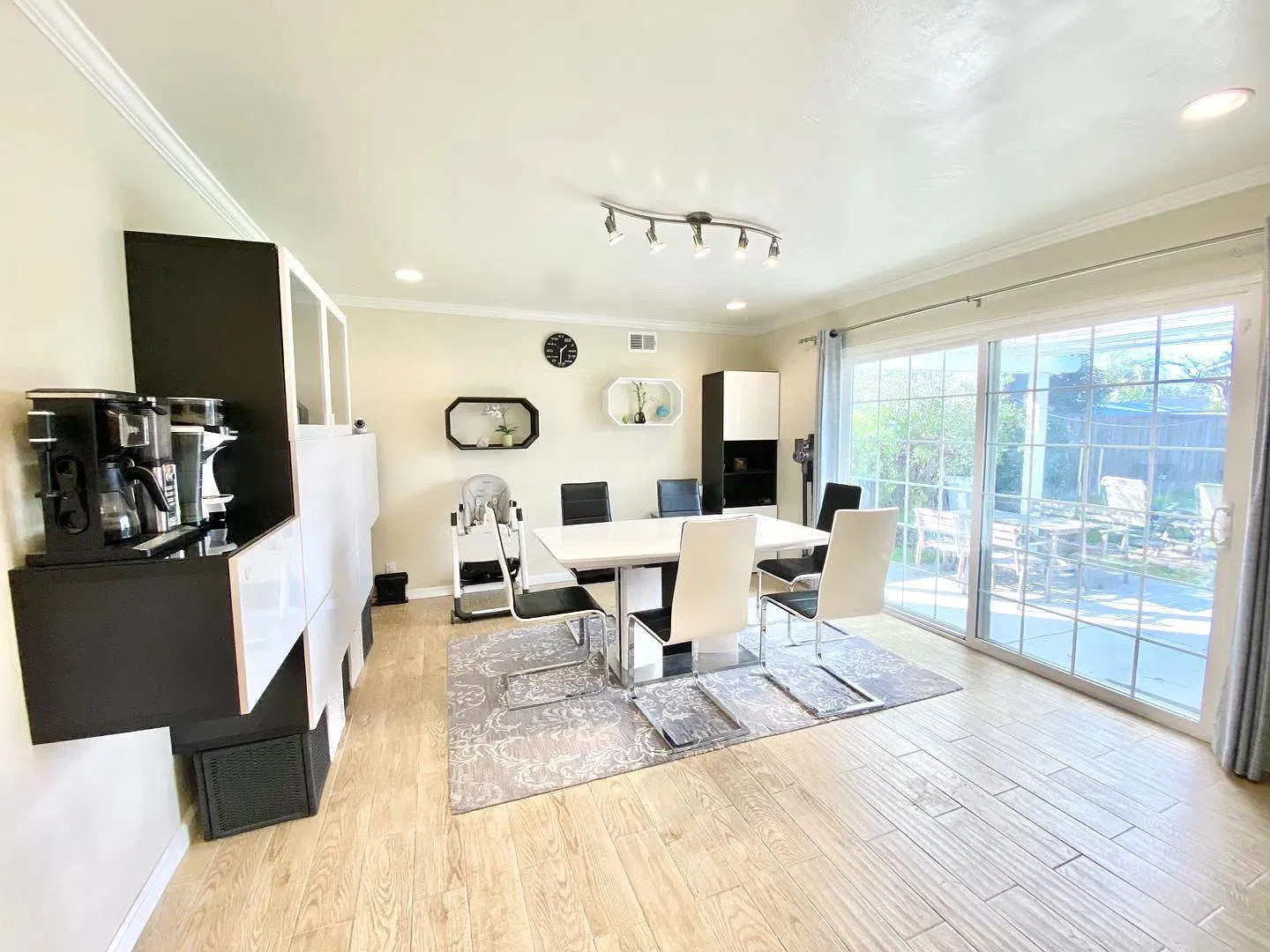 3019 Barkley Ave — Photo 4