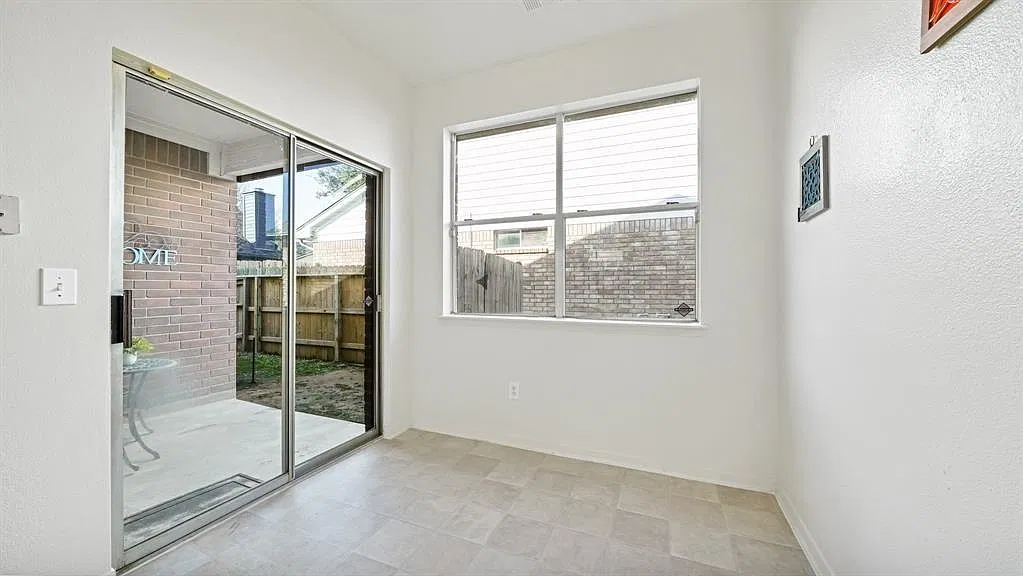 3 bed, 2.0 bath, 1534 sqft, $1,890 — Photo 4