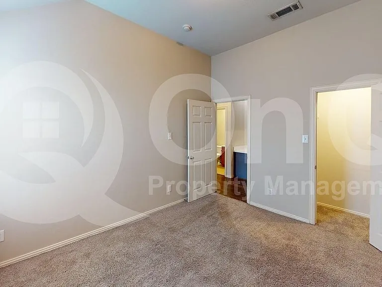 413 Driftwood Ct — Photo 10