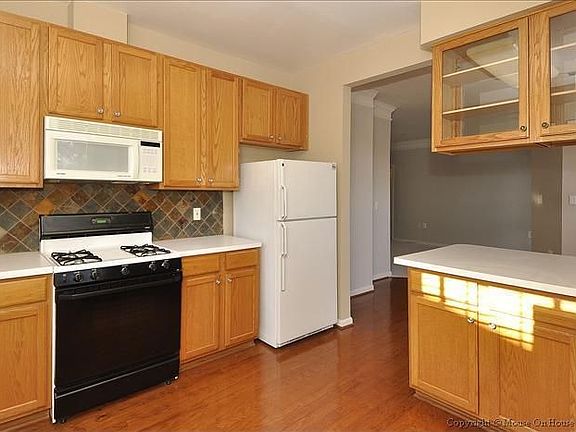 4th image of 333 Elmcroft Blvd APT 204
