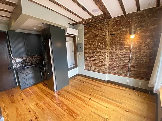 Rented by Nooklyn NYC LLC | media 1