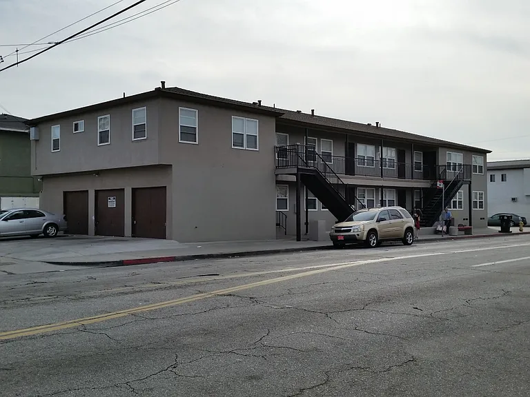 938 Temple Ave #1 — Photo 33