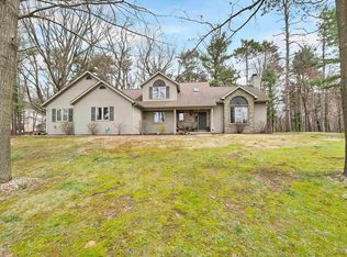 2230 Skyline Pines Dr, Green Bay, WI 54313