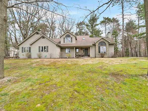 2230 Skyline Pines Dr, Green Bay, WI 54313