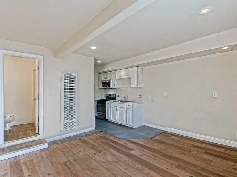 4541 W 172nd St #2 — Photo 18