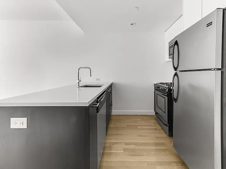 316 Bergen St #610 — Photo 7