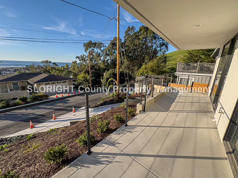 2670 Laurel Ave — Photo 37