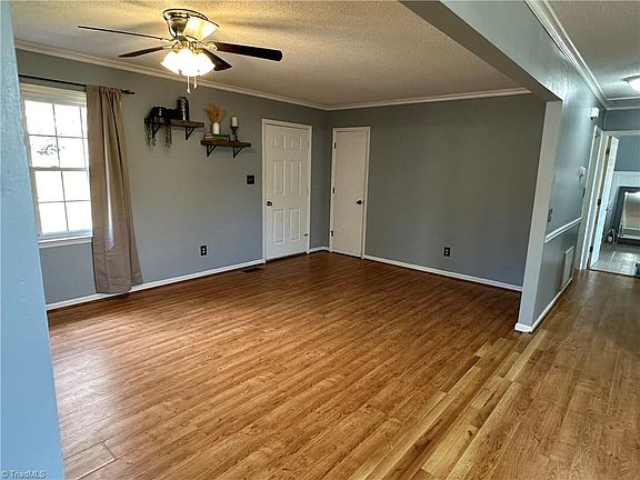 5th image of 118 Welborn St