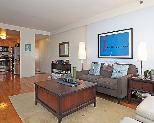 3rd image of 3625 Oxford Ave APT 5A