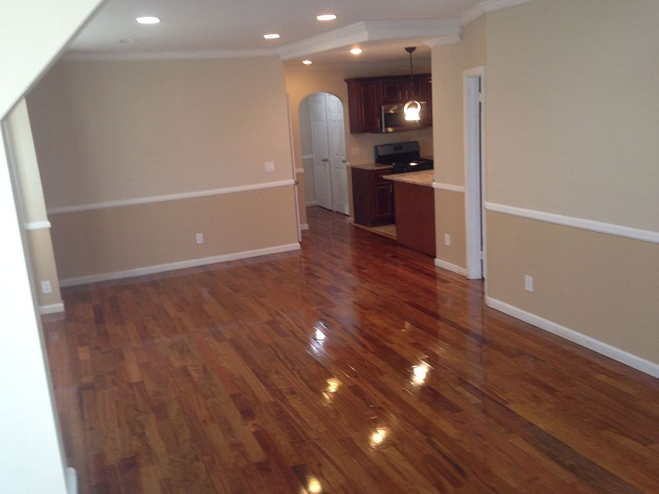 1st image of 10421 219th St