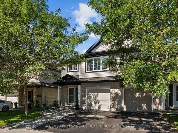 512 Cherokee Way, Ottawa, ON K2S 0H5