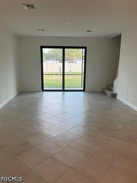 3 bed, 2.5 bath, 1879 sqft, $2,400 — Photo 4