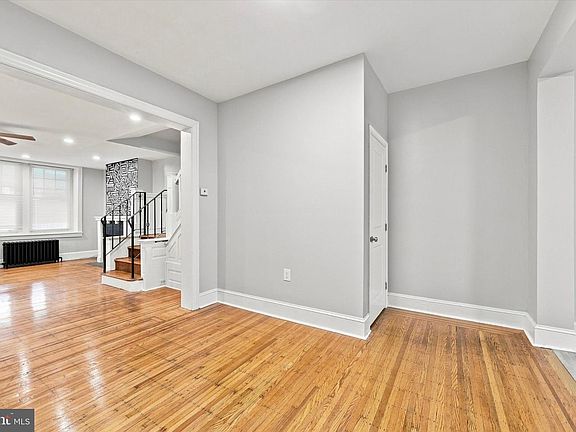 4th image of 708 S 60th St