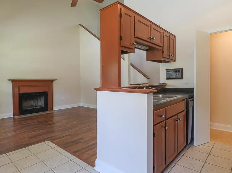 1737 James Buchanan Dr — Photo 2