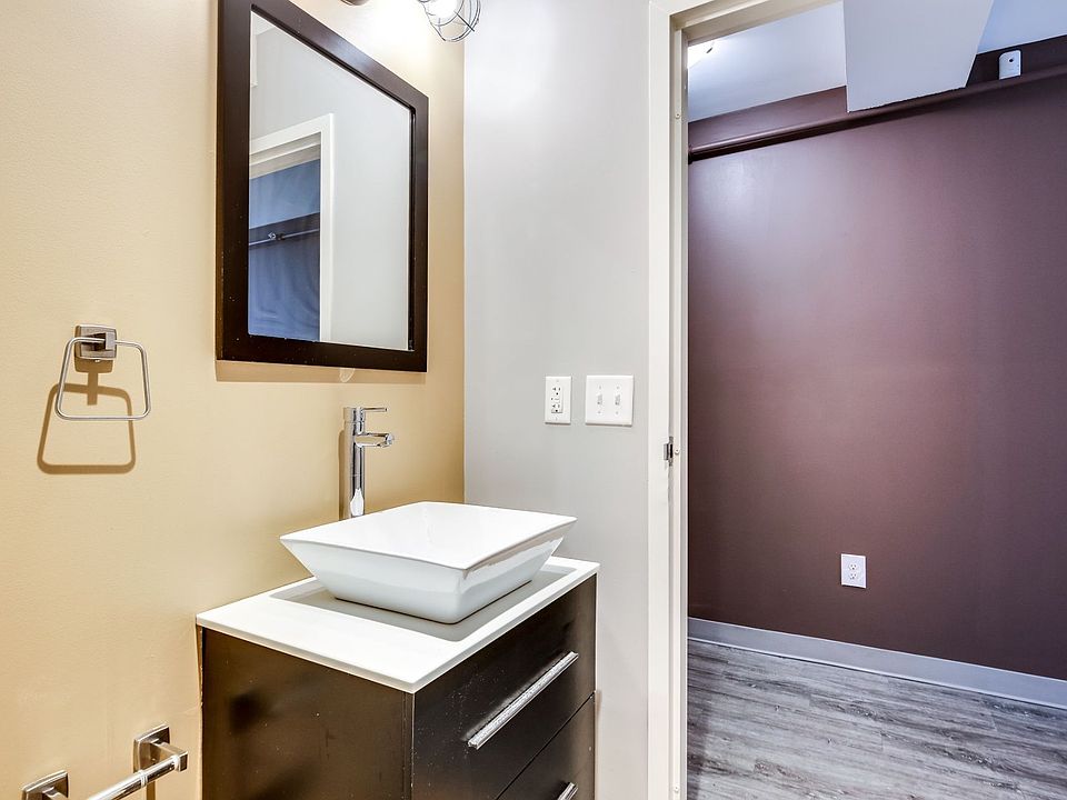 1st image of 501 W Franklin St #210