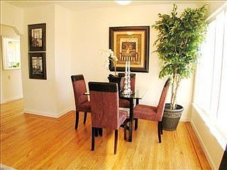 5th image of 145 Moreland St