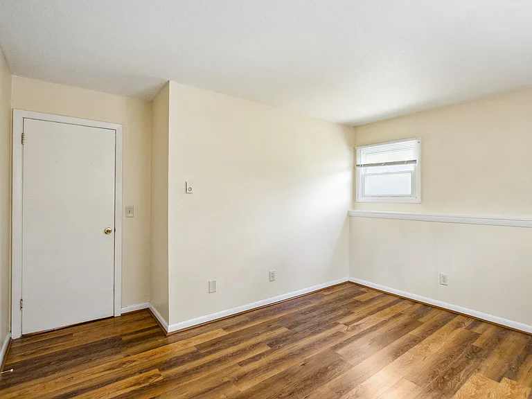 Hillside Apartments — Photo 26