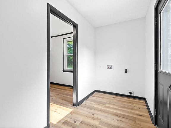 4th image of 338 Woodale Dr