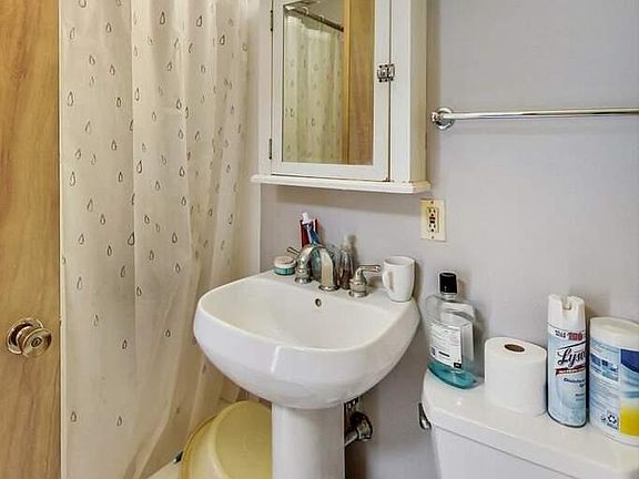 3rd image of 260 Lake St #266-2M