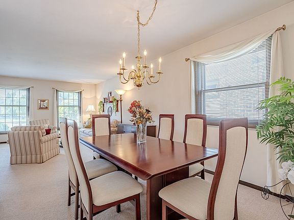 5th image of 921 Long Meadow Dr