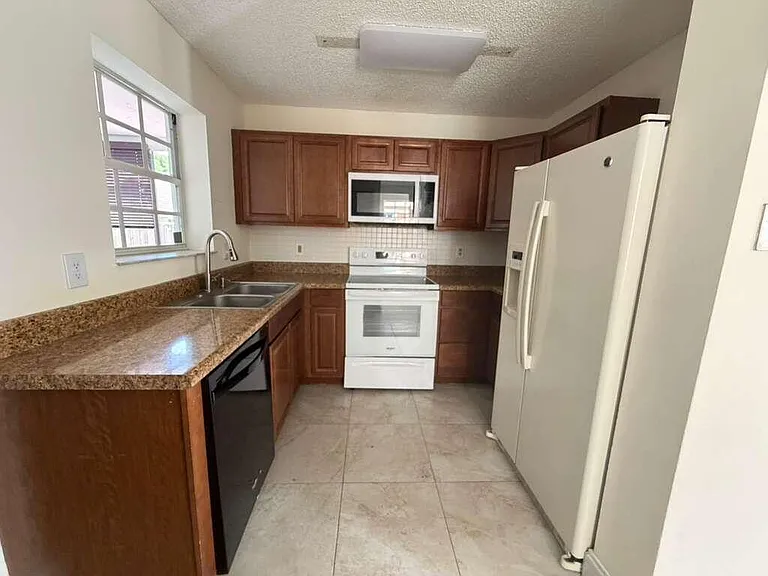 13986 Morning Glory Dr #13986 — Photo 11