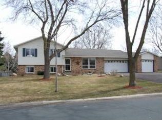 10170 Yorktown Ln N, Maple Grove, MN 55369