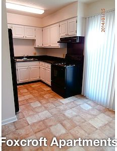 3rd image of 1001 Foxcroft Ln APT 3