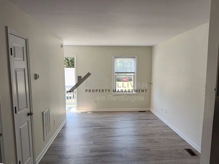 9 Fisher Pl #A — Photo 3