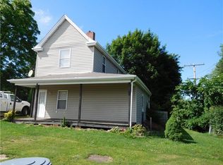 24 Charles St, Washington, PA 15301
