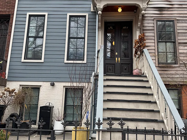 164 Hall St #1 — Photo 9
