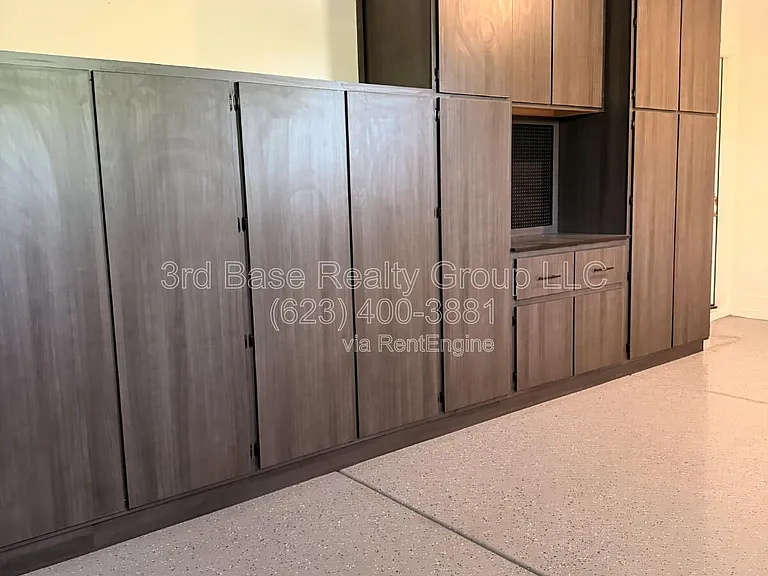 20363 W Sells Dr — Photo 16