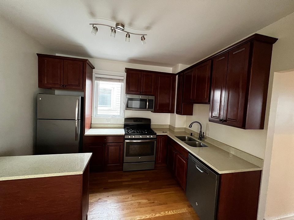 1st image of 2345 W Winona St #2W