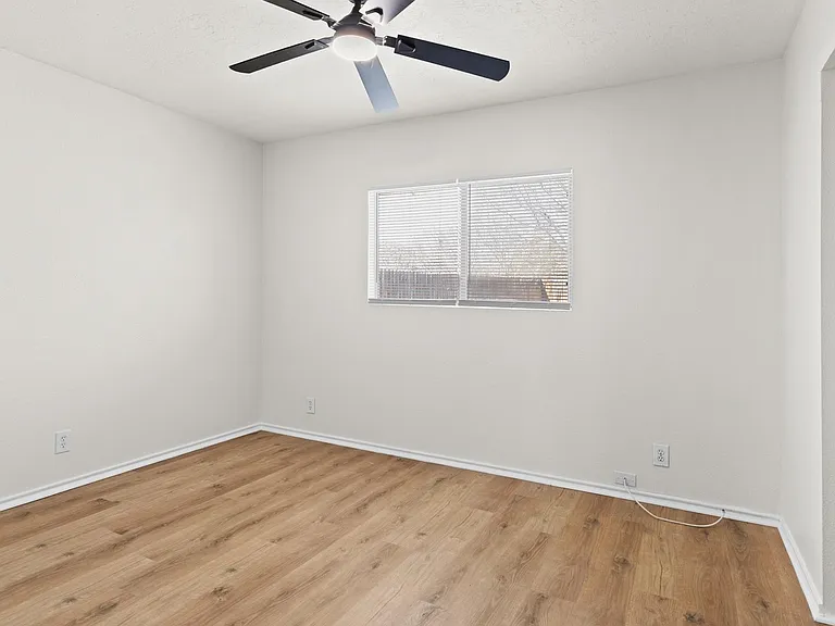 9575 Celine Dr — Photo 12