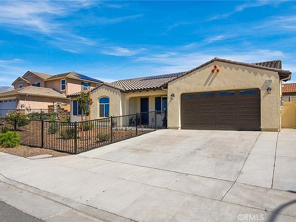 3rd image of 1560 Foothill Dr