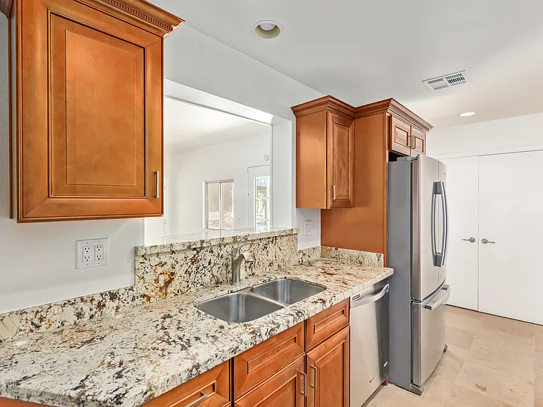 8731 E Minnezona Ave — Photo 7