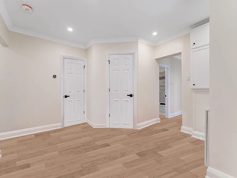 137 Carruthers Ave #1 — Photo 5