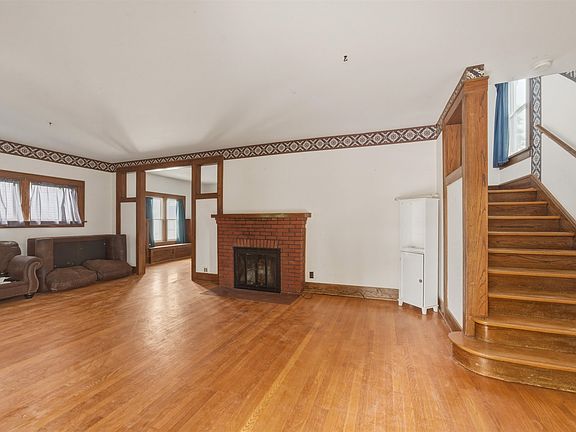 3rd image of 820 N A St
