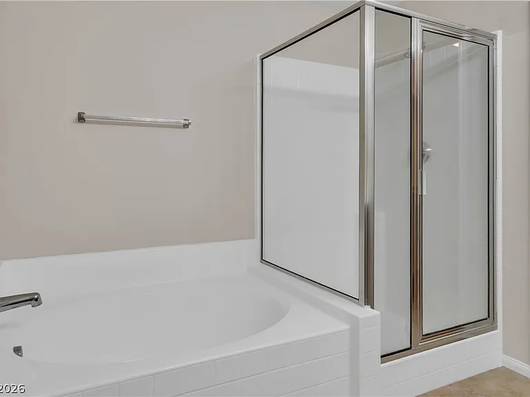 6423 Alderlyn Ave — Photo 10