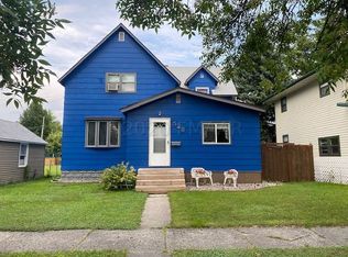 528 2nd St N, Wahpeton, ND 58075