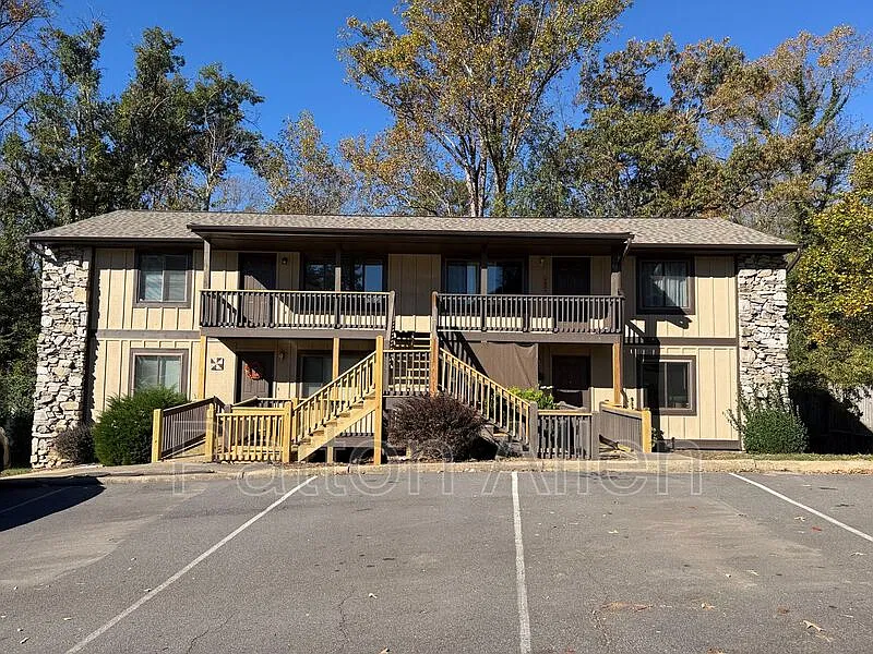 60 Dawnwood Cir