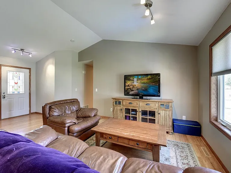 1187 Blackhawk Dr SW — Photo 6